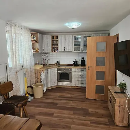 Vinohradnicky Domcek *